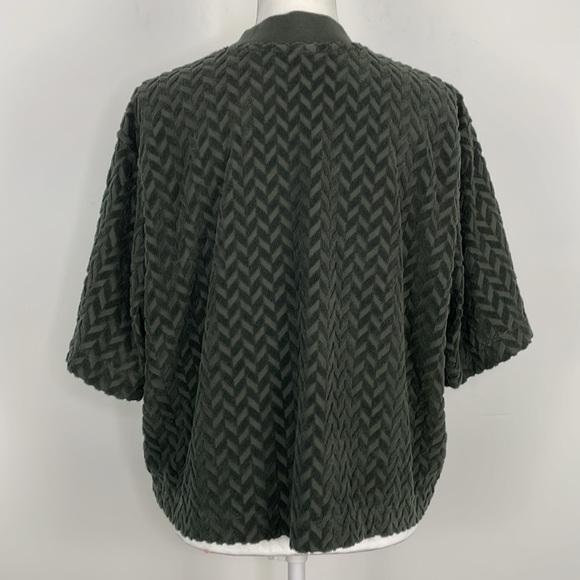 Nike Everyday Mod Boxy Top. Olive Green. Size Large. - Picture 6 of 13